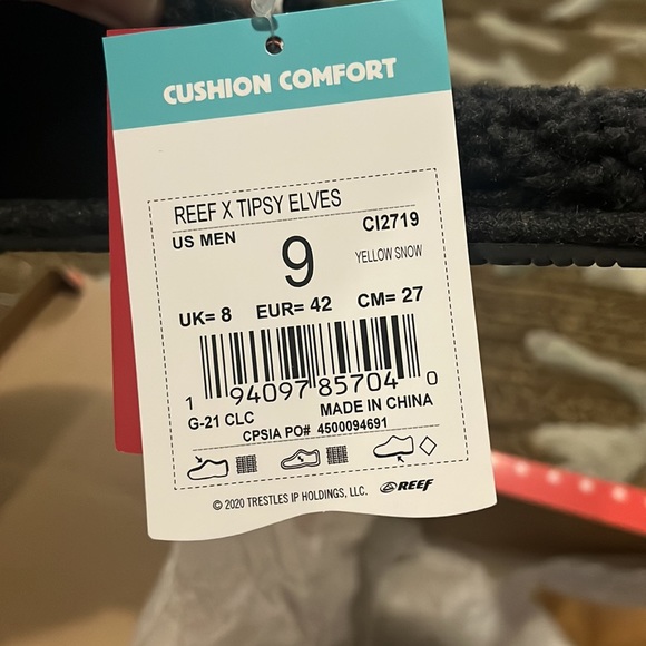 REEF x Tipsy Elves Yellow Snow Reef Slippers - Picture 6 of 11